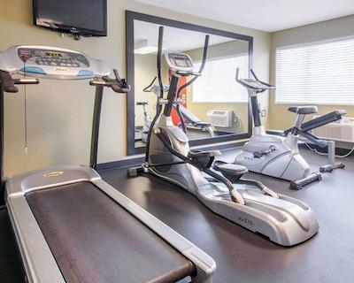 کوالیتی این اند سویتز آیرپرت کنونشن سنتر