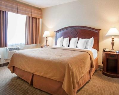 کوالیتی این اند سویتز آیرپرت کنونشن سنتر