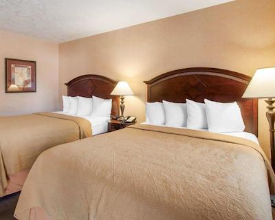 کوالیتی این اند سویتز آیرپرت کنونشن سنتر