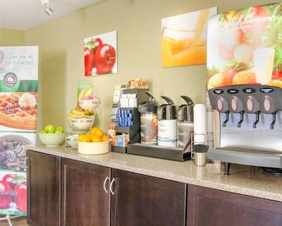 کوالیتی این اند سویتز آیرپرت کنونشن سنتر