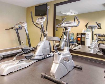 کوالیتی این اند سویتز آیرپرت کنونشن سنتر