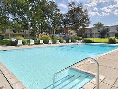 رامادا لکسینگتون نرد هتل اند کنفرنس سنتر