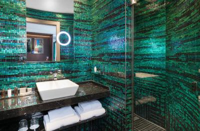 وندم اُپرا هتل