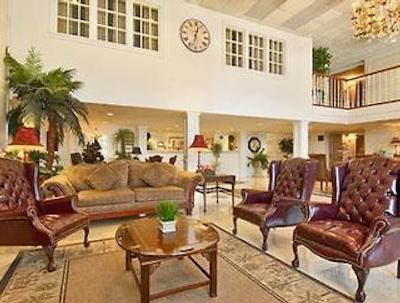 رامادا هندرسُن/اوانسویل