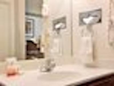 رامادا هندرسُن/اوانسویل