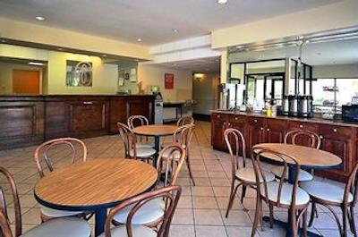 متل 6-اُسین اسپرینگز