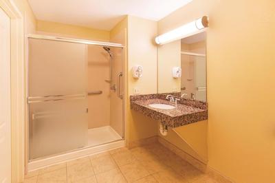 لا کوینتا این اند سویتز لکسینگتون اسود / هامبورگ