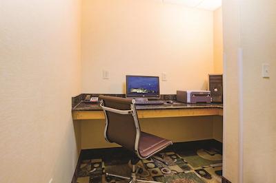 لا کوینتا این اند سویتز لکسینگتون اسود / هامبورگ