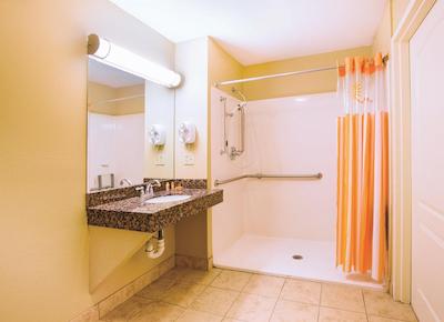 لا کوینتا این اند سویتز لکسینگتون اسود / هامبورگ