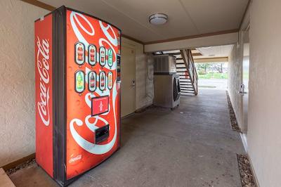 رد روف پلوز- ناشویل نرد-گودلتسویل