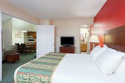 هاودرن سویتز بای ویندهام دیربرن/دترویت