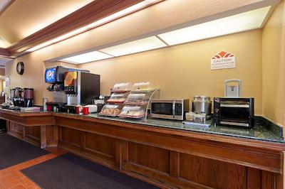 هاودرن سویتز بای ویندهام دیربرن/دترویت