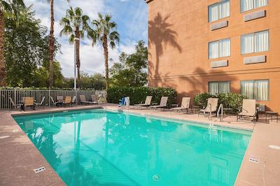 رد روف پلوز- فنیکس وست