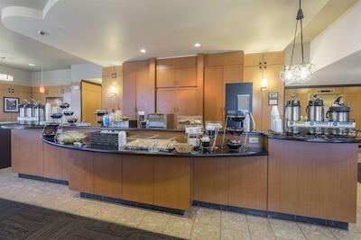 رد روف پلوز- کلومبوز دونتون-کنونشن سنتر