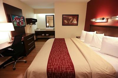 رد روف پلوز- پیتسبورگه اسود-آیرپرت