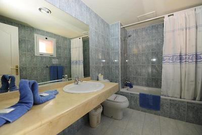 اُاسیز ویلیج