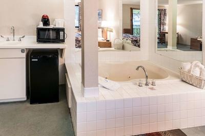 اکنو لج این اند سویتز