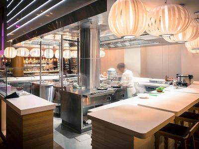 نوتل اسیدنی اُن دارلینگ هاربور