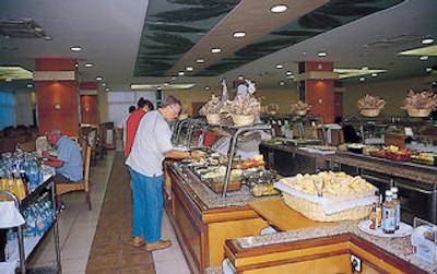 هتل ی اُاسیز تسا اند اسپا