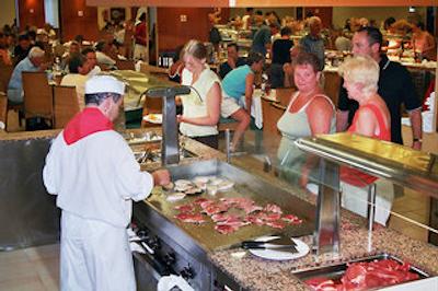 هتل ی اُاسیز تسا اند اسپا