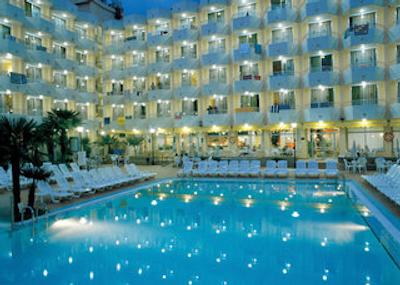 هتل ی اُاسیز تسا اند اسپا