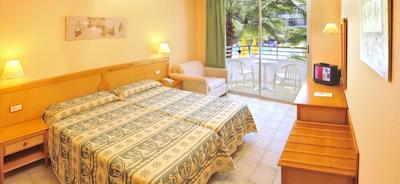 هتل ی اُاسیز تسا اند اسپا