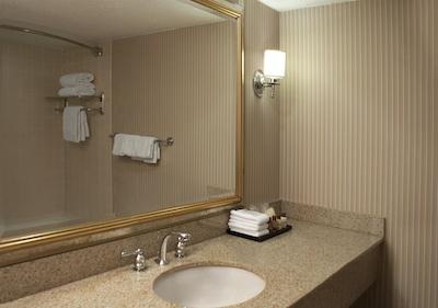 شراتون چارلت آیرپرت هتل