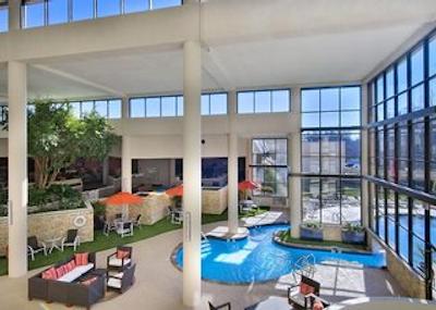 شراتون چارلت آیرپرت هتل