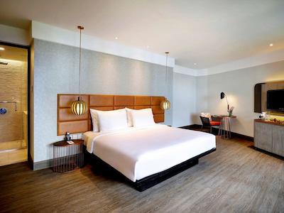 پولمان بالی لجیان بیچ