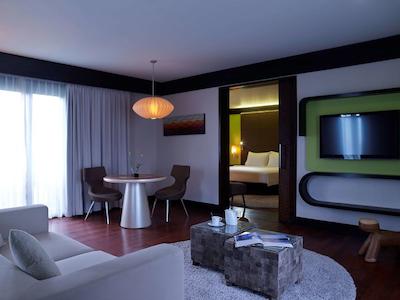 پولمان بالی لجیان بیچ