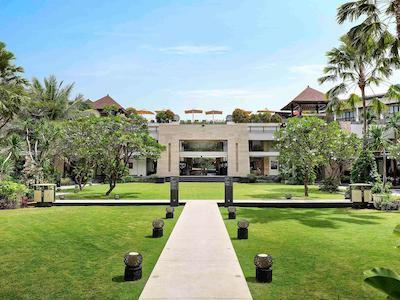 پولمان بالی لجیان بیچ