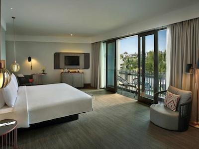 پولمان بالی لجیان بیچ