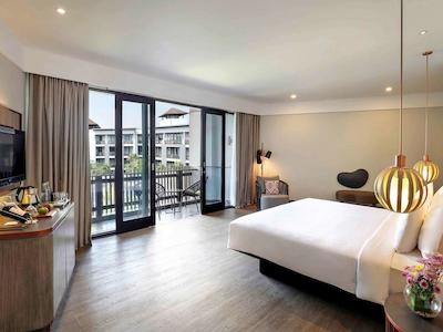 پولمان بالی لجیان بیچ