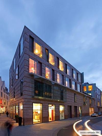 ه4 هتل مونستر