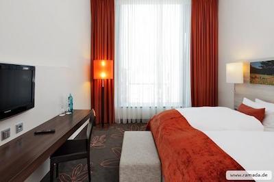 ه4 هتل مونستر