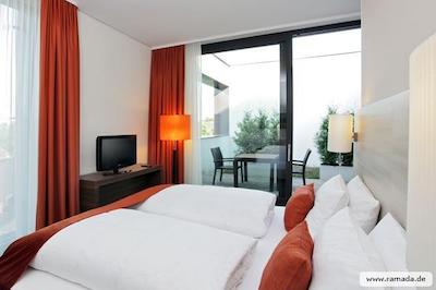 ه4 هتل مونستر