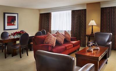 شراتون اُکلاهما سیتی دونتون هتل