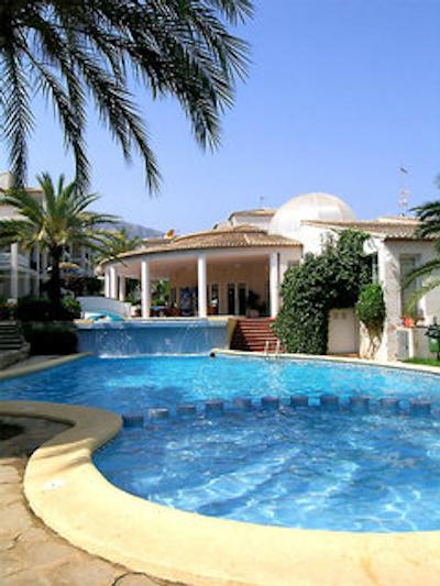 اُنا اُجیساکا گاردن