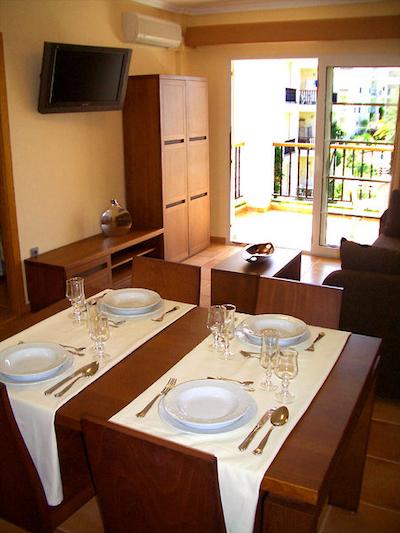 اُنا اُجیساکا گاردن