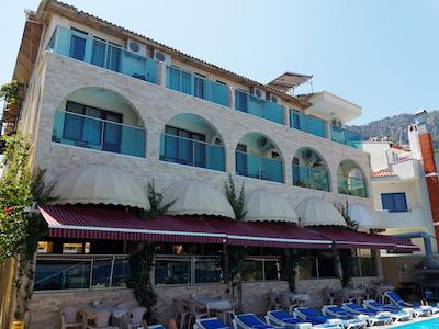 اُزکان بیچ هتل