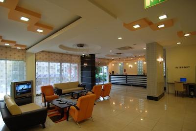 اُکان تور اپارت