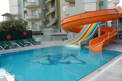 اُکان تور اپارت