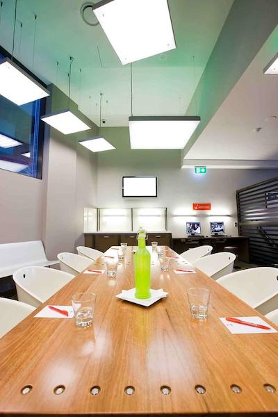 ایبیز اسیدنی کینگ استریت وارف