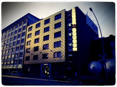 سوپربود است گئورگ