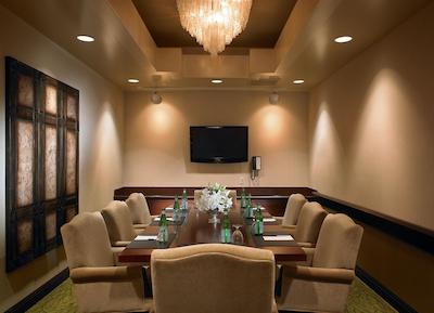 شراتون فیرپلکس هتل اند کنفرنس سنتر