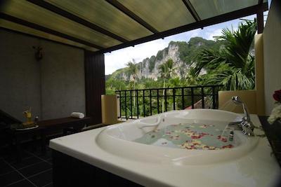 هالیوا سانشین هتل