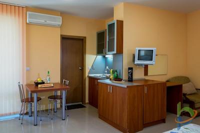 اکسسلسیر ساننی بیچ اپاردتل