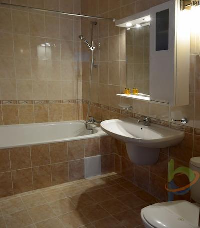 اکسسلسیر ساننی بیچ اپاردتل