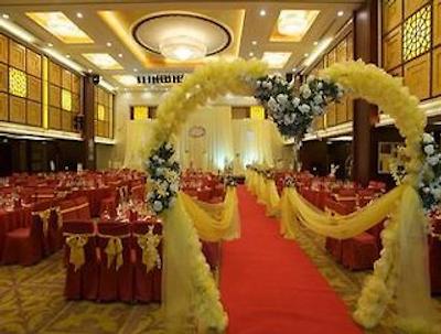 هوارد جهنسُن تچ سنتر پلازا