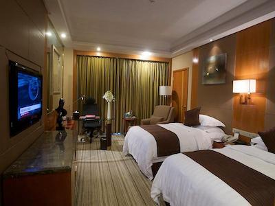 هوارد جهنسُن تچ سنتر پلازا